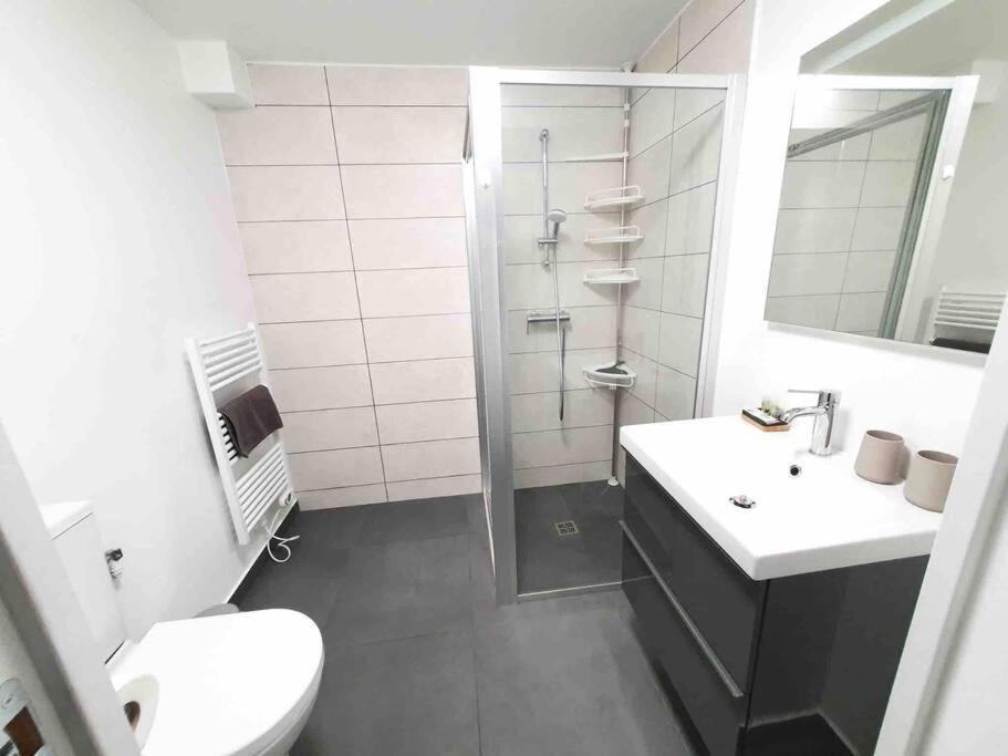 Appartamento L'Eiffel - Self Checking, 20Min From Paris Drancy Esterno foto